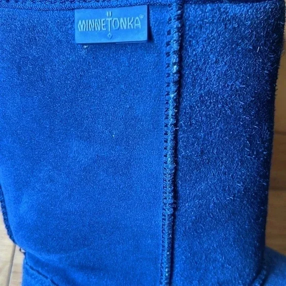 Minnetonka Women's Olympia Sheepskin / Wool Short Boot Elegance Indigo Size 9 - Picture 7 of 8